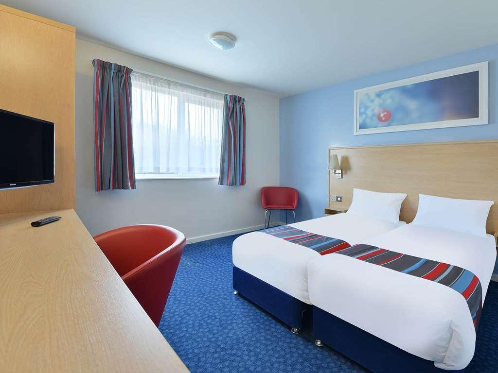 Travelodge Liverpool Docks Room photo